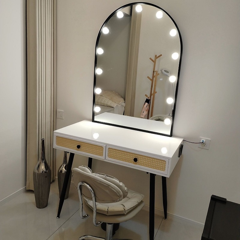 Meja rias rotan profesional ga - Beauty Makeup Bridal ulasan dan harga