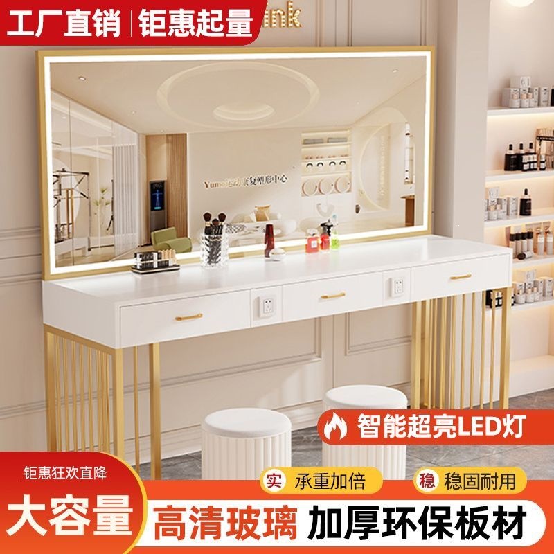 Meja rias studio modern dengan - Beauty Makeup Bridal ulasan dan harga